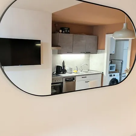 Daire Zentral Kurz Vor Naehe Autobahn