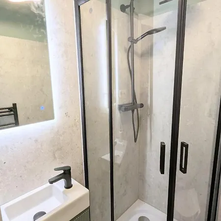 Zentral Kurz Vor Naehe Autobahn Apartment